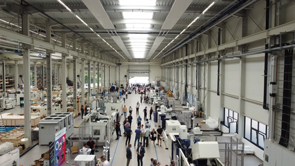 精彩回顧 | 探秘科技前沿，海天德國工廠開放日汽車配件之旅