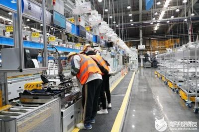 智慧驅動，柔性升級 斯坦德機器人助力東風李爾打造汽車配件智能標桿工廠